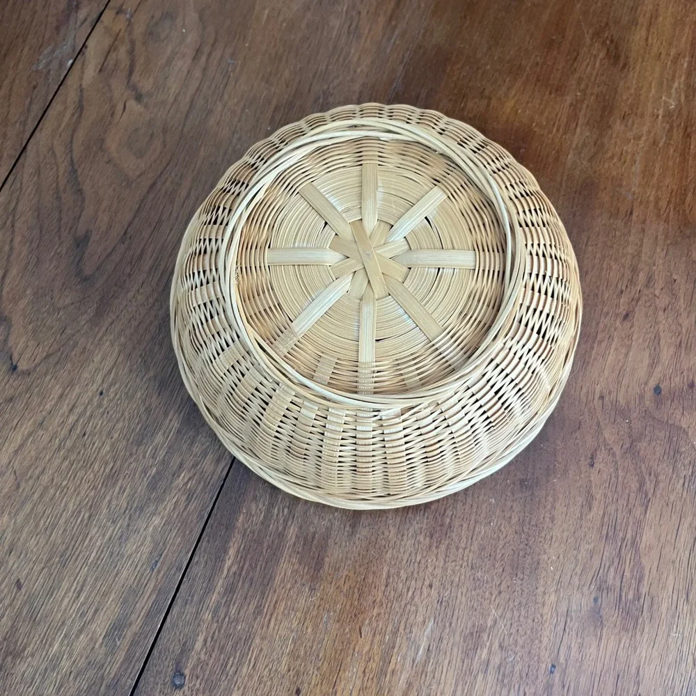 Vintage Round Wicker Basket with Lid Starburst Woven Trinket Storage Box